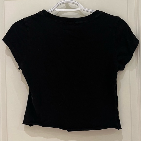 Cropped Black T-Shirt - Picture 3 of 3